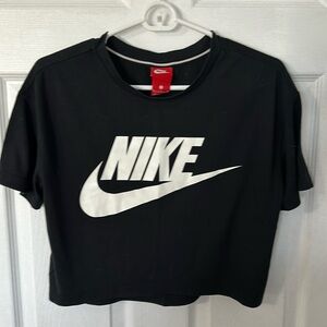 Brand: Nike Nike 
Size: Small 
Style: Crop Top